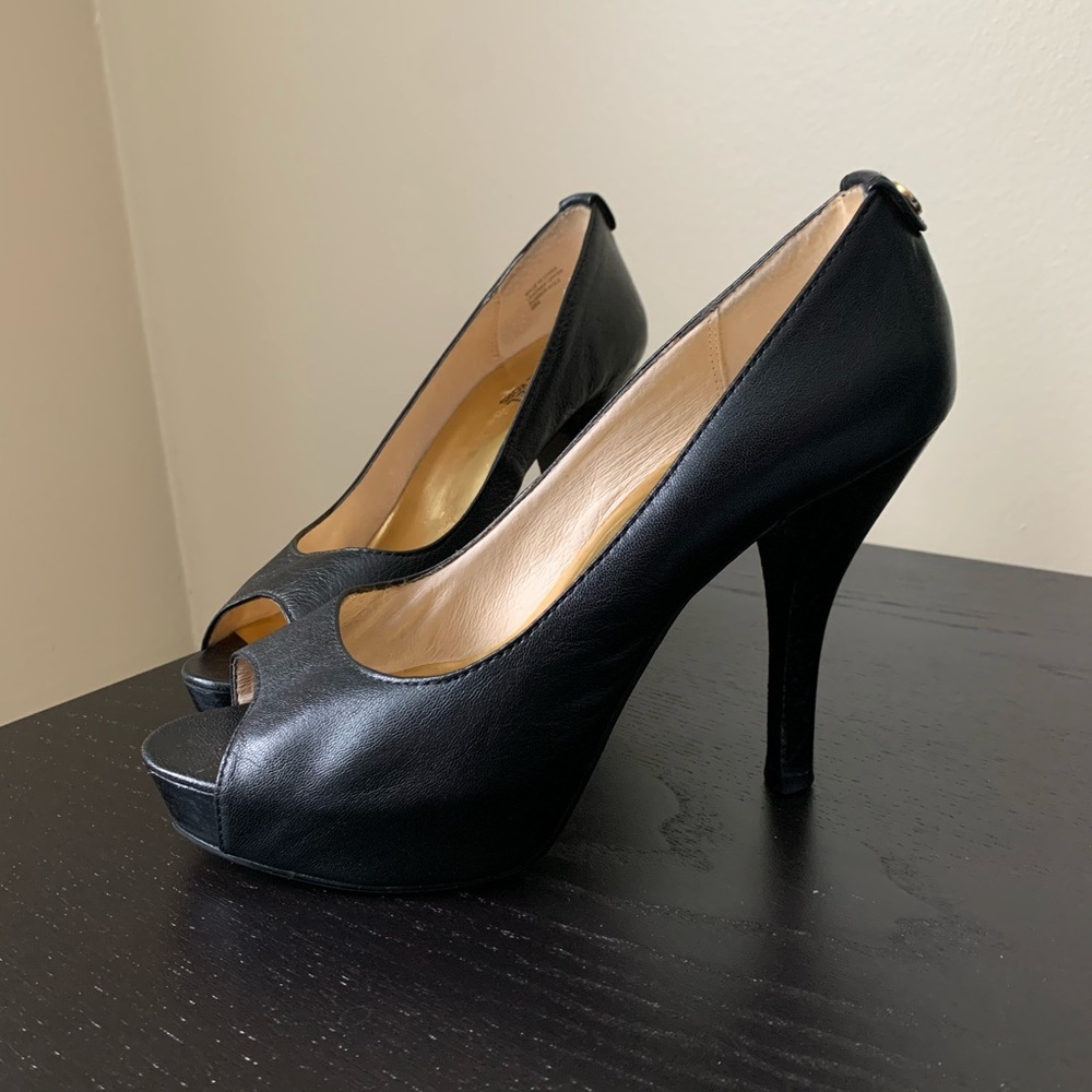 Michael Kors Platform Peep toe Pumps